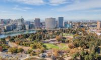 The skyline of the city of Oakland on a sunny day