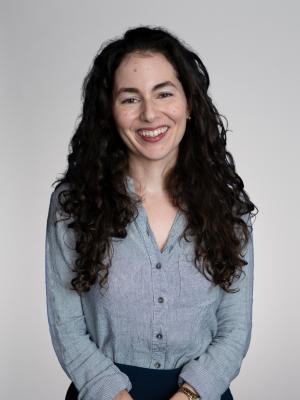 Headshot of Caryn Lenhoff.