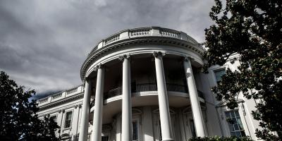 Black and white image of the White House